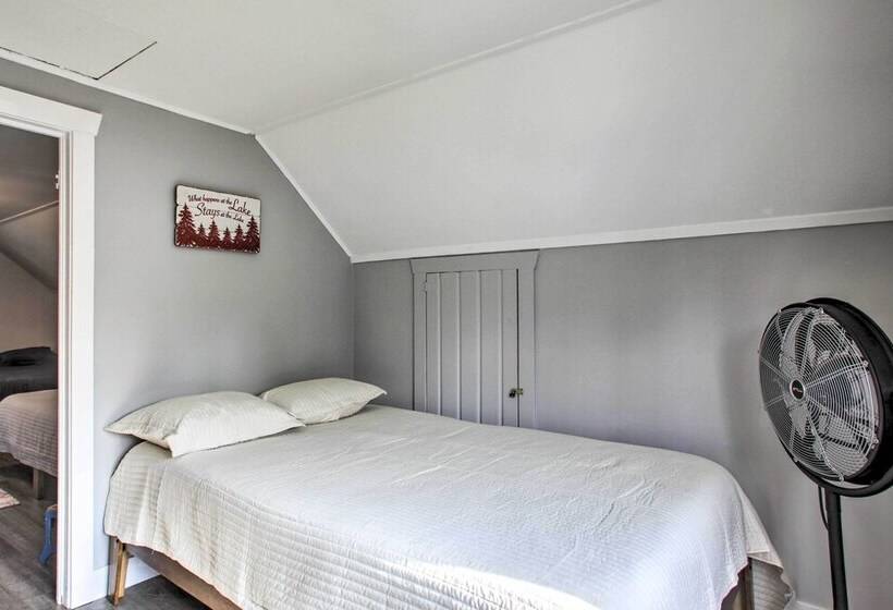 Diamond Lake Home W/ Dock Close To 2 Ski Resorts!