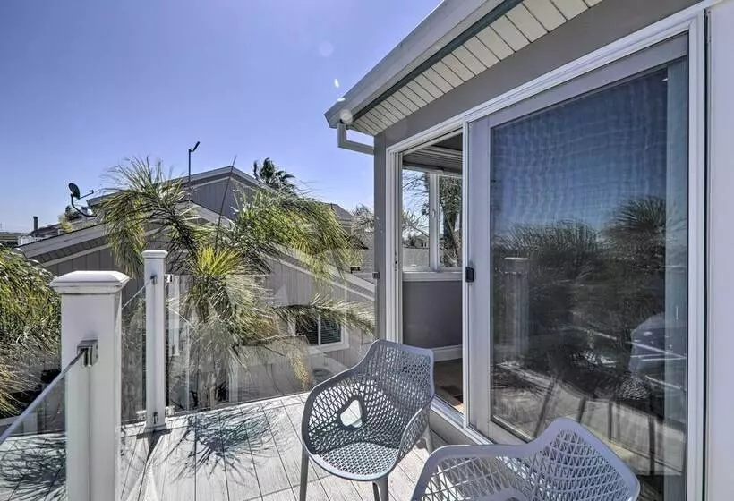 Discovery Bay Retreat W/ Balcony & Boat Dock!