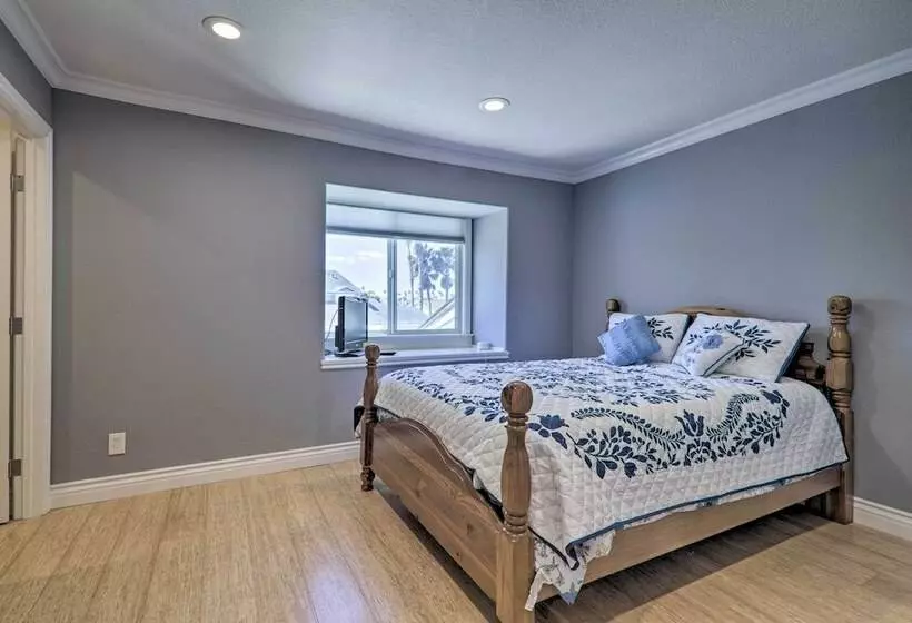 Discovery Bay Retreat W/ Balcony & Boat Dock!