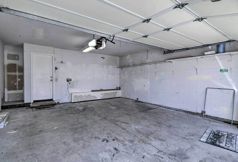 Discovery Bay Retreat W/ Balcony & Boat Dock!