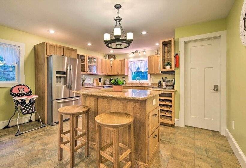 Edgewater Escape: Home With Amazing Amenities!