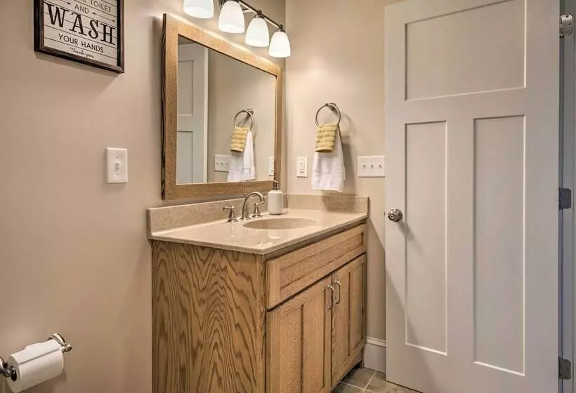 Edgewater Escape: Home With Amazing Amenities!