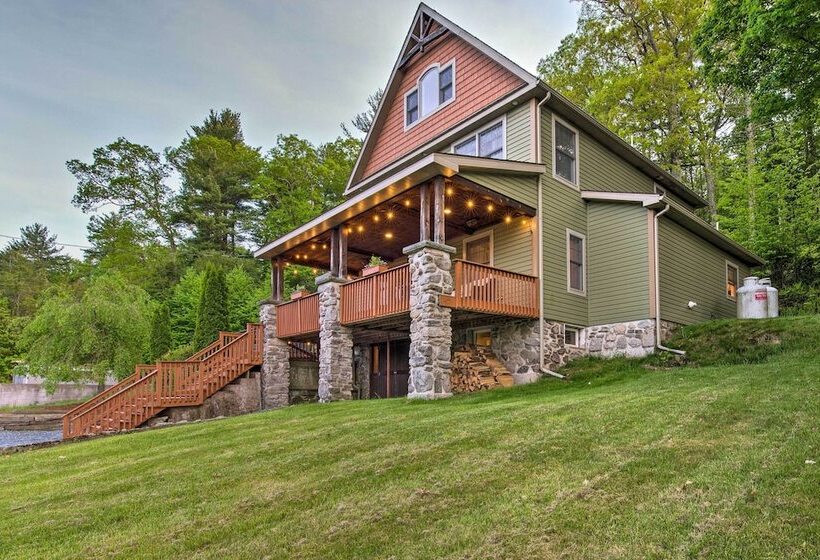 Edgewater Escape: Home With Amazing Amenities!