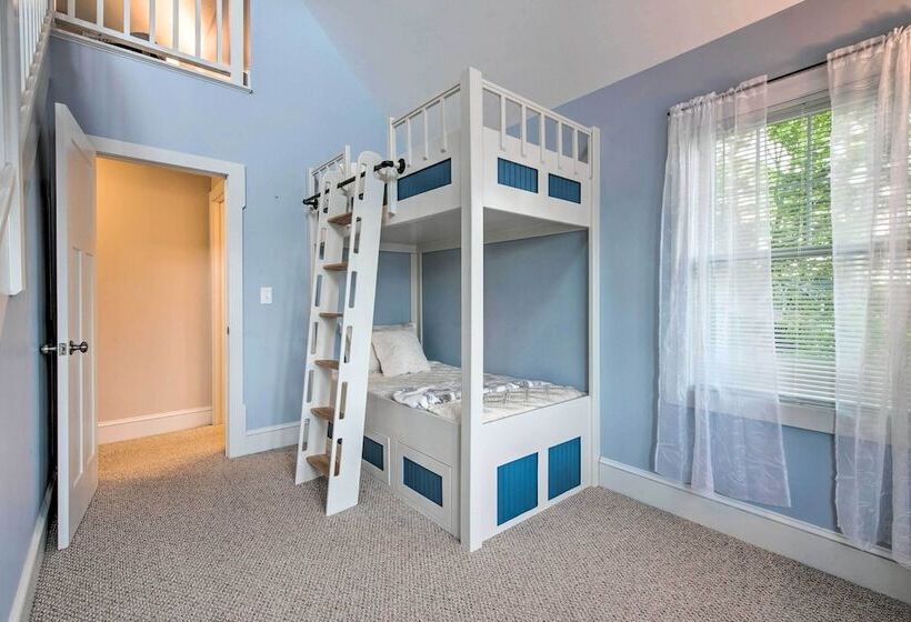 Edgewater Escape: Home With Amazing Amenities!