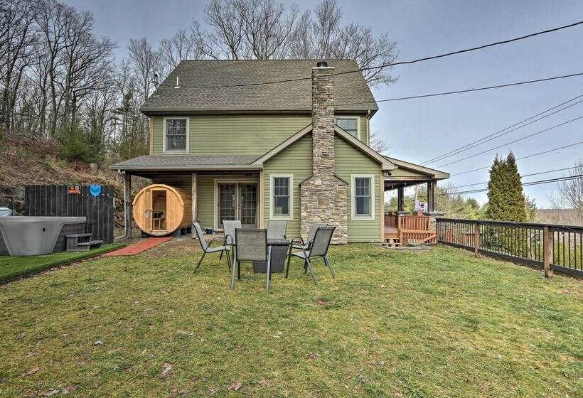 Edgewater Escape: Home With Amazing Amenities!