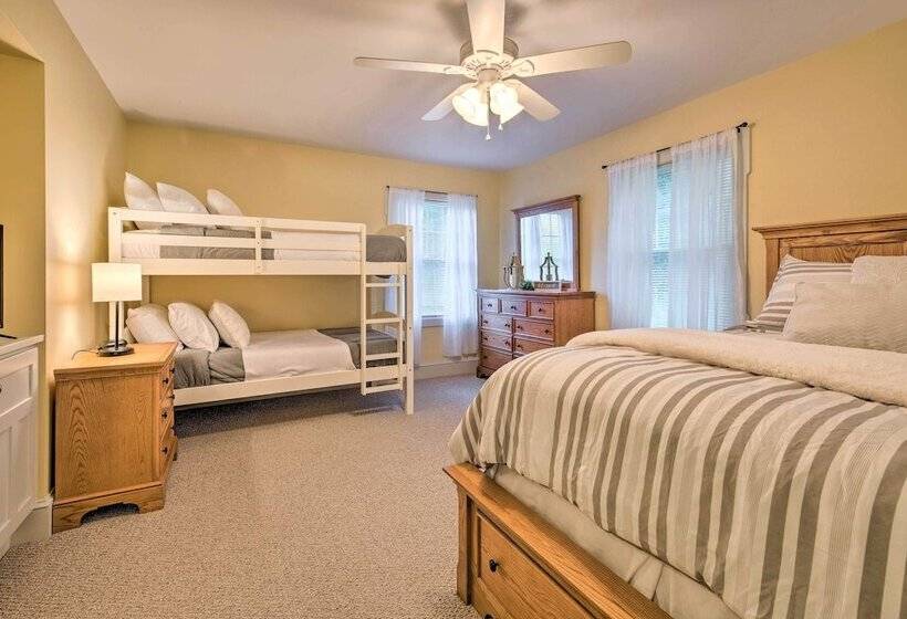 Edgewater Escape: Home With Amazing Amenities!