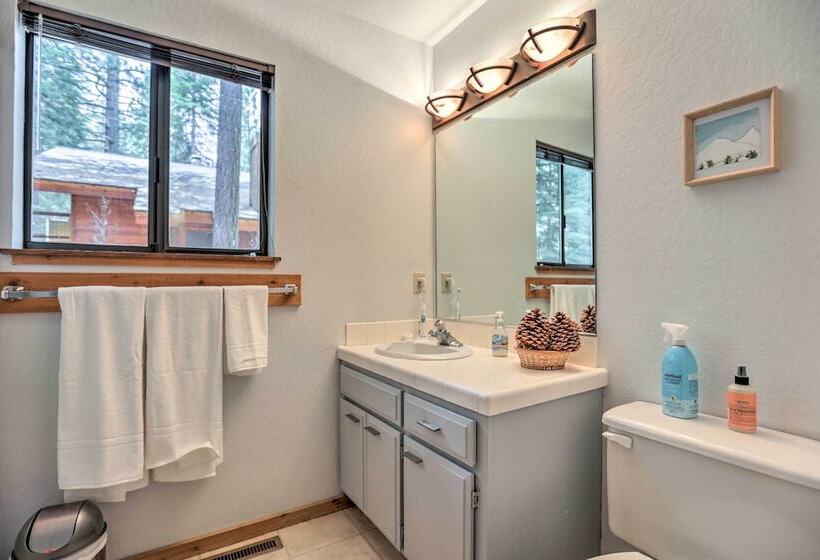 Expansive Truckee Cabin W/ Deck & Resort Amenities