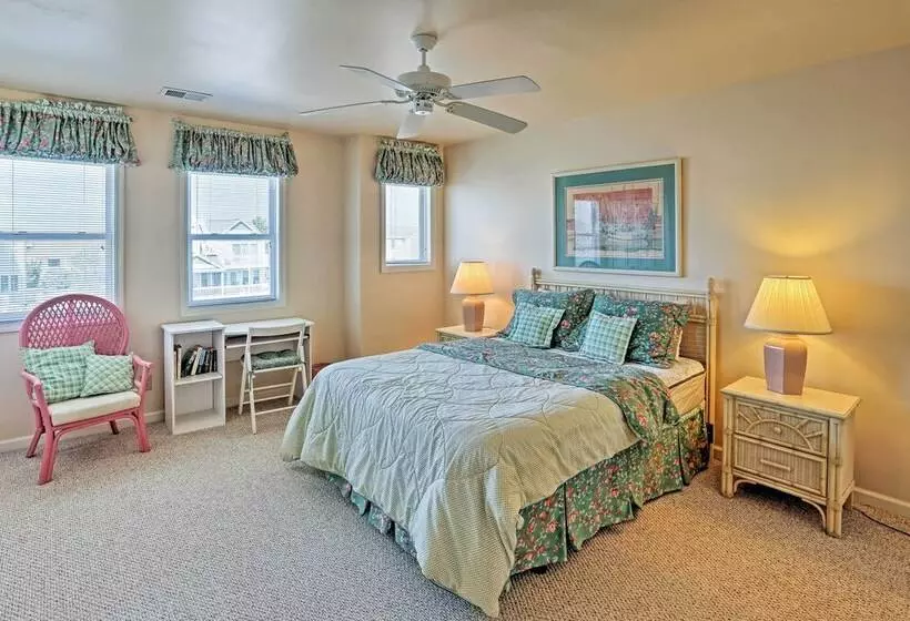 Family Friendly Vacation Home: Steps To Beach!