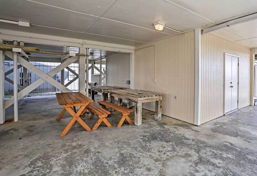 Family Friendly Vacation Home: Steps To Beach!