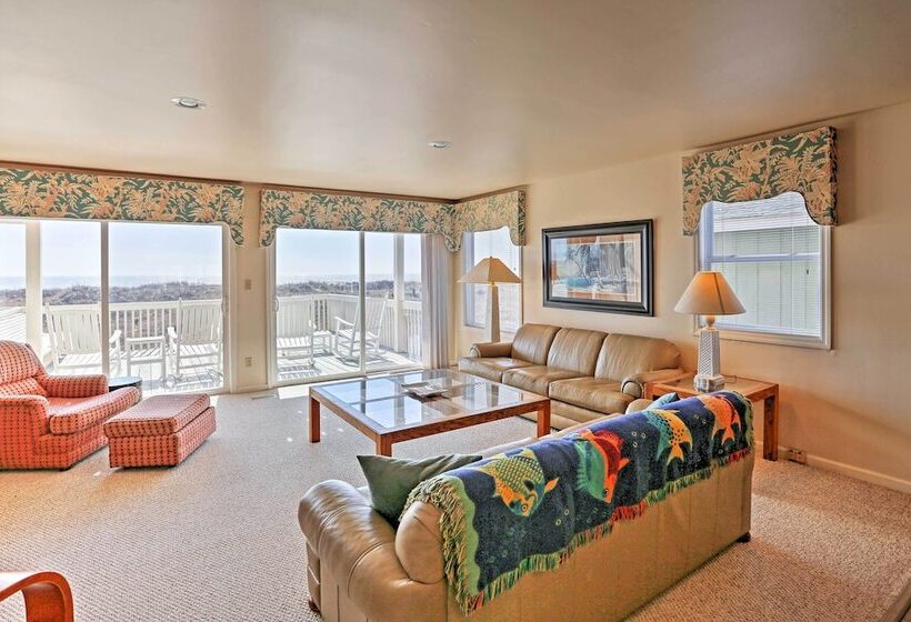 Family Friendly Vacation Home: Steps To Beach!