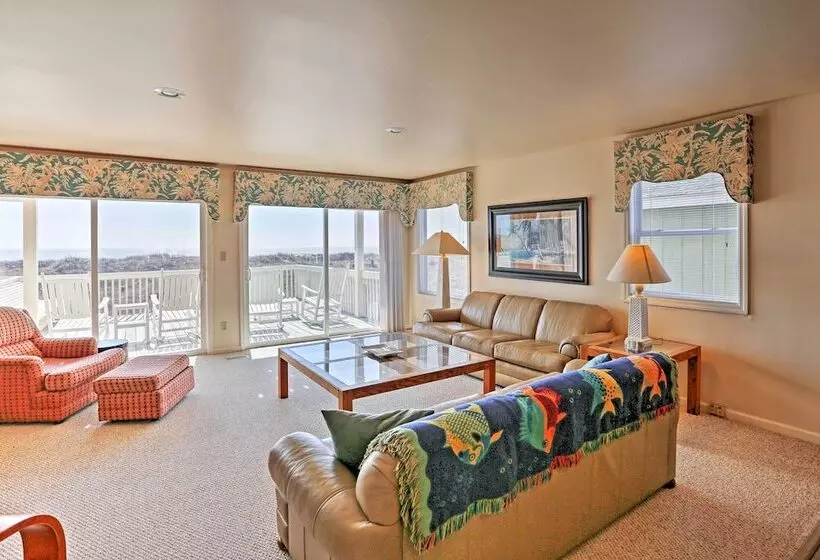 Family Friendly Vacation Home: Steps To Beach!