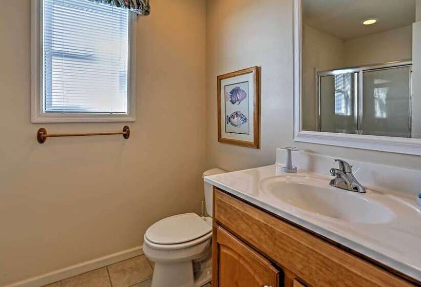 Family Friendly Vacation Home: Steps To Beach!