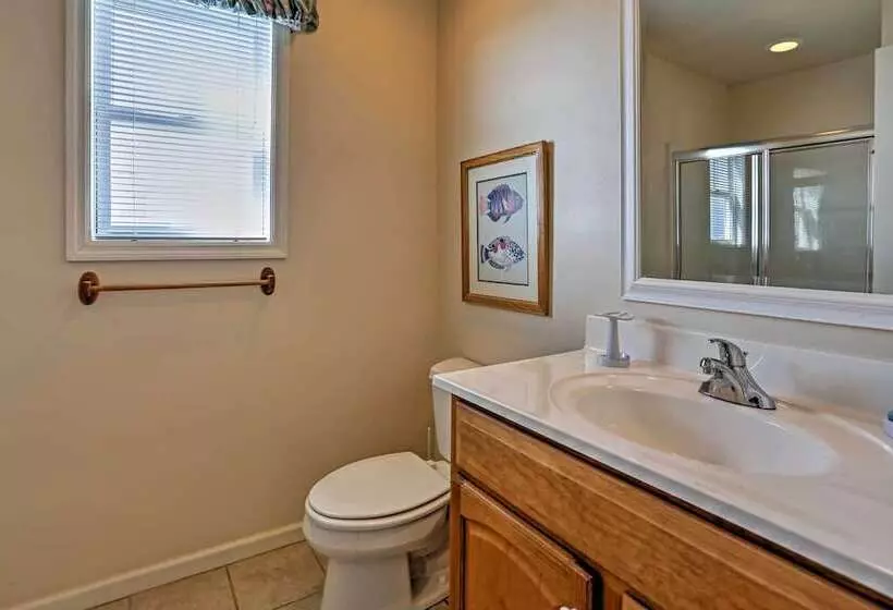 Family Friendly Vacation Home: Steps To Beach!