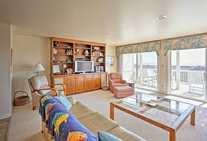 Family Friendly Vacation Home: Steps To Beach!