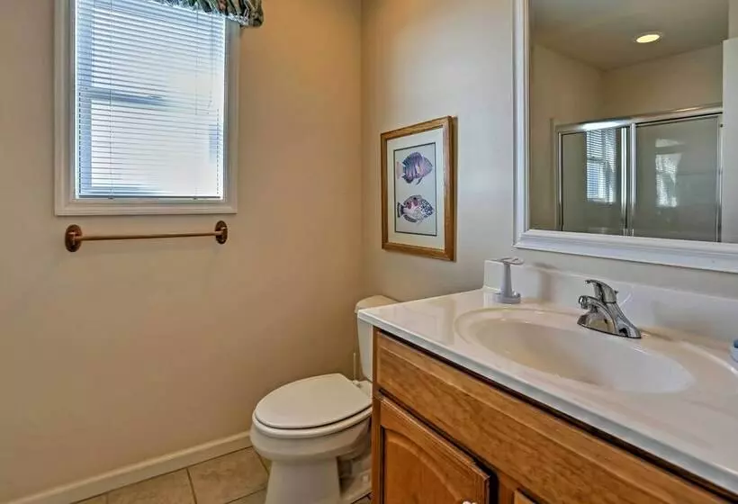 Family Friendly Vacation Home: Steps To Beach!