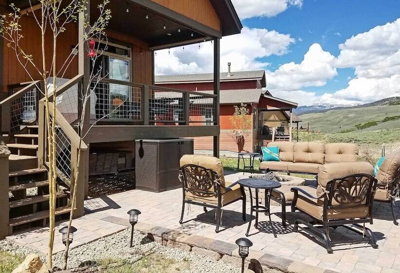 Patio, Fire Pit, & Ski Mountain View: Granby Home