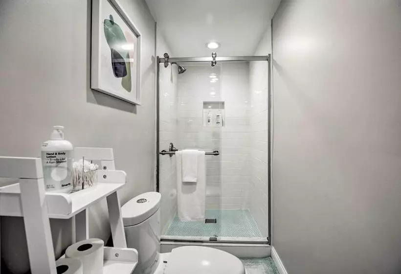 Home W/ Office + Yard: 25 Mi To Downtown Chicago!