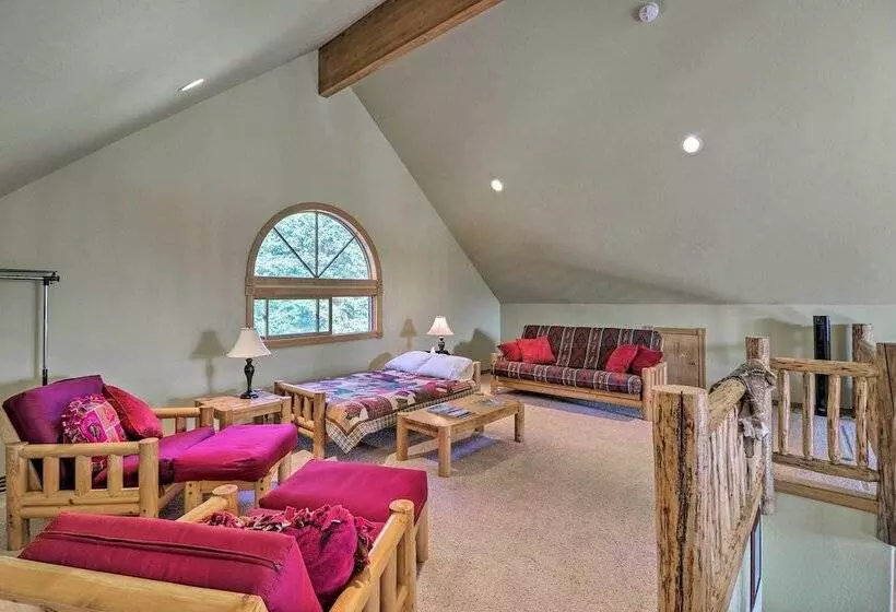 Kalispell Riverfront Home By Glacier National Park