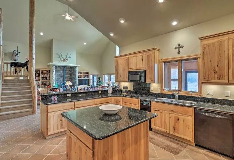 Kalispell Riverfront Home By Glacier National Park