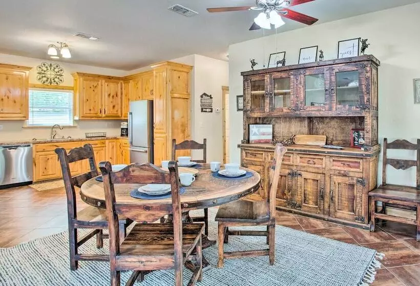 Kingston Home W/ Patio < 4 Mi To Lake Texoma!