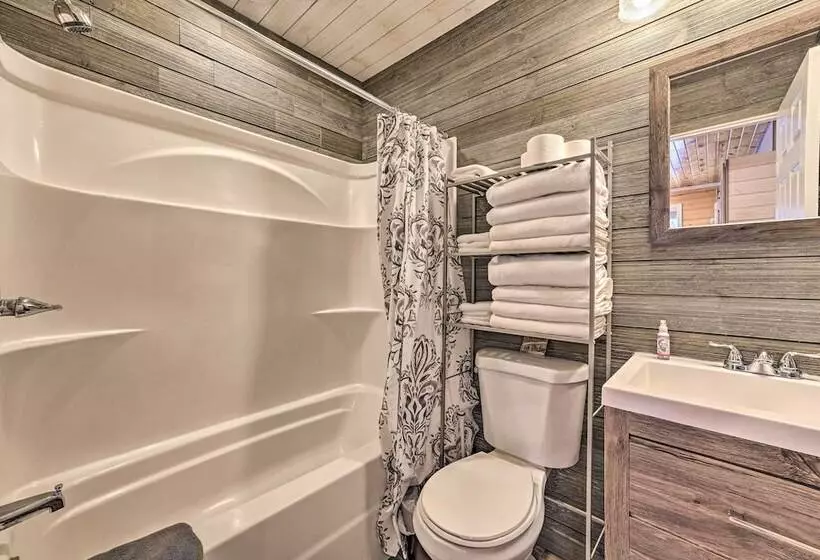 Lovely Elmira Cabin W/ Deck, 18 Mi To Gaylord