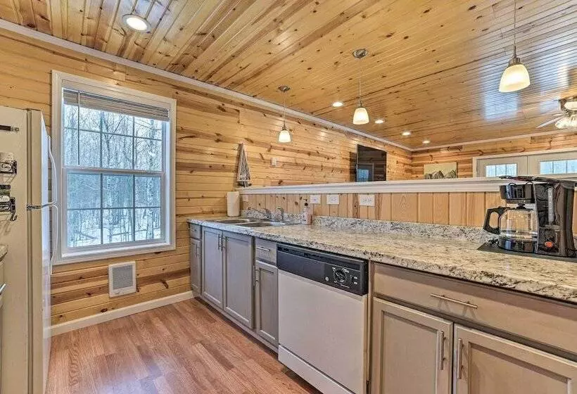 Lovely Elmira Cabin W/ Deck, 18 Mi To Gaylord