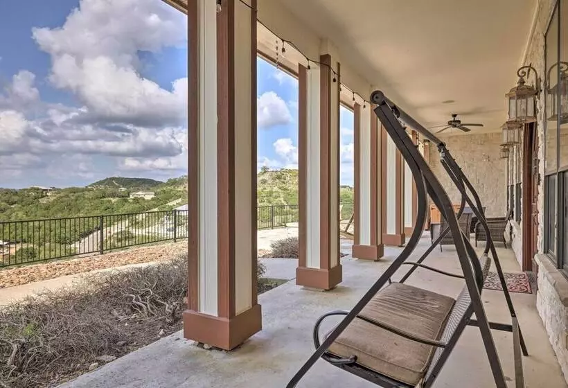 Lakeview Escape W/ Hot Tub, 1 Mi To Canyon Lake