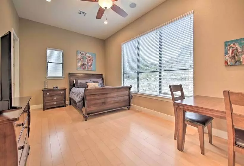 Lakeview Escape W/ Hot Tub, 1 Mi To Canyon Lake