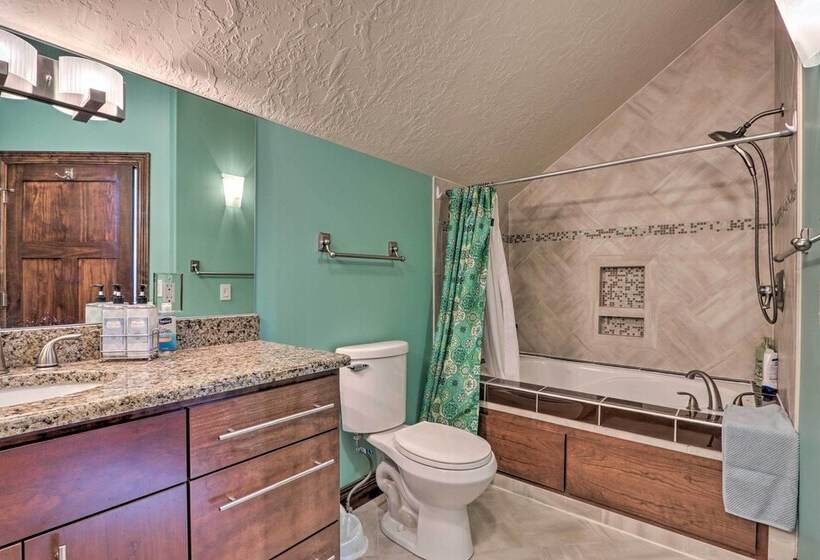 Boat Dock & Kayaks: Luxury Lake Of The Ozarks Home