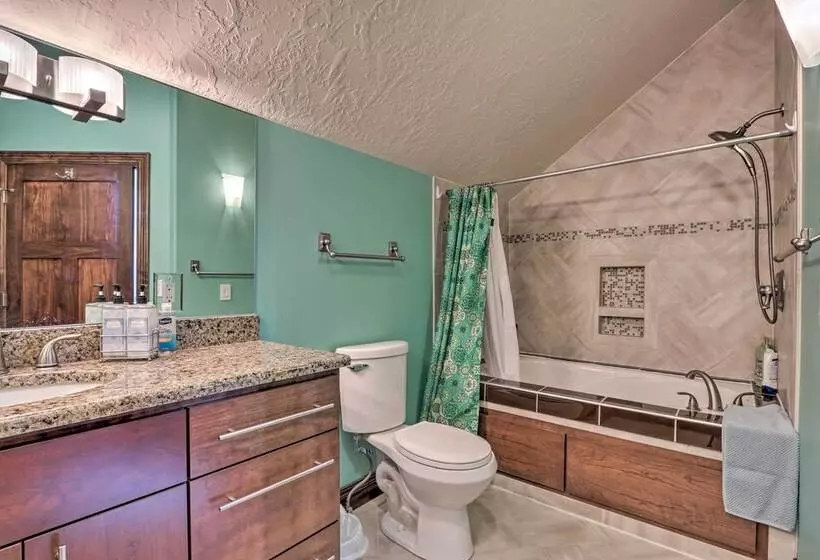 Boat Dock & Kayaks: Luxury Lake Of The Ozarks Home