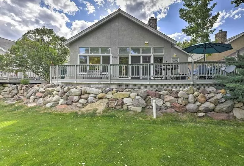 Modern Dalton Ranch Golf Club Home W/ Mtn View