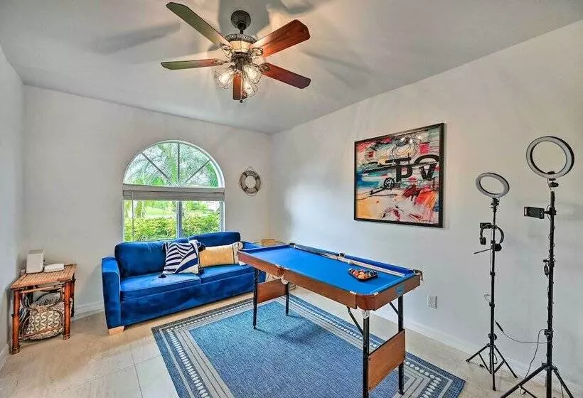 Modern Naples Oasis W/ Saltwater Pool & Jacuzzi!