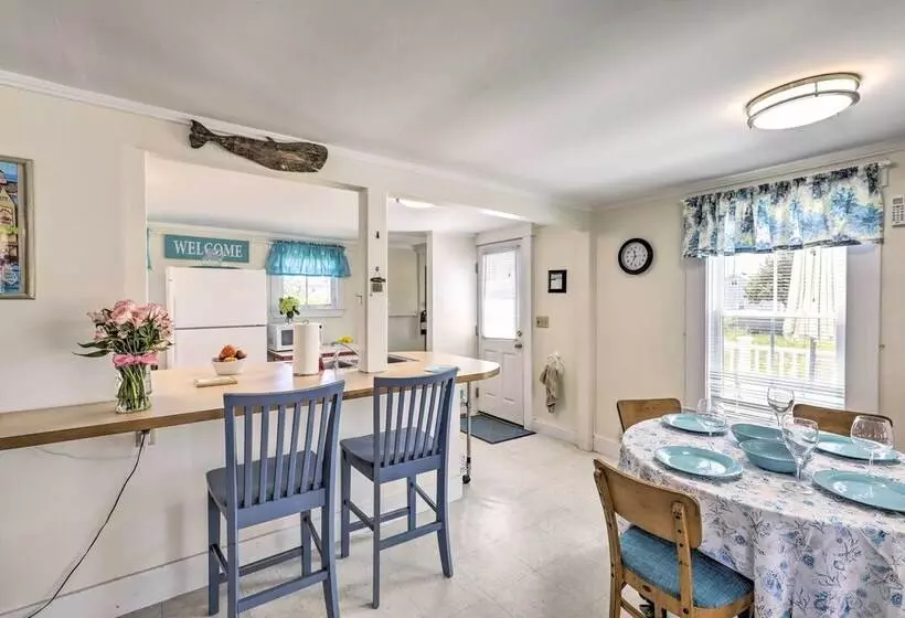 Plum Island Retreat ~ 1 Block Walk To Beach!