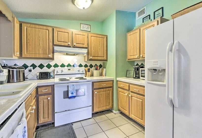North Port Escape W/ Pool ~ 12 Mi To Beach!