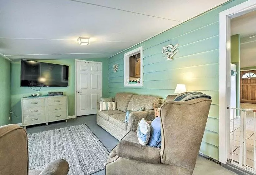 North Port Escape W/ Pool ~ 12 Mi To Beach!