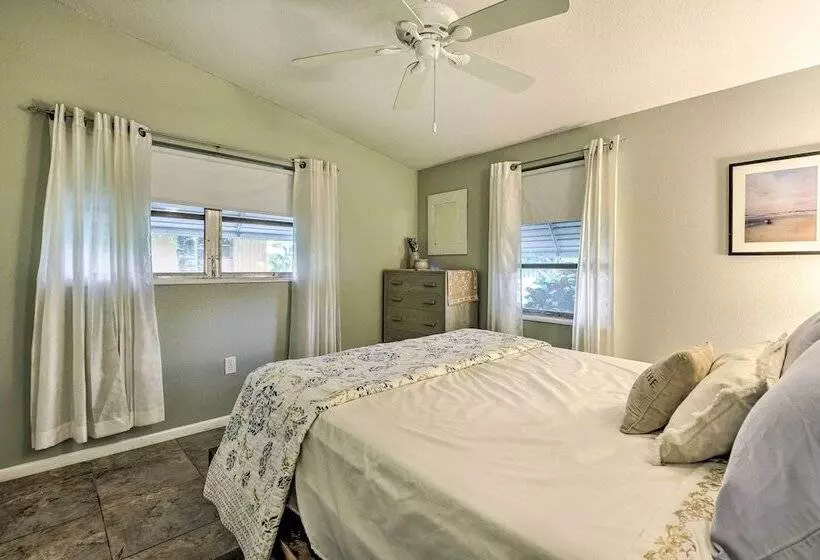 North Port Escape W/ Pool ~ 12 Mi To Beach!