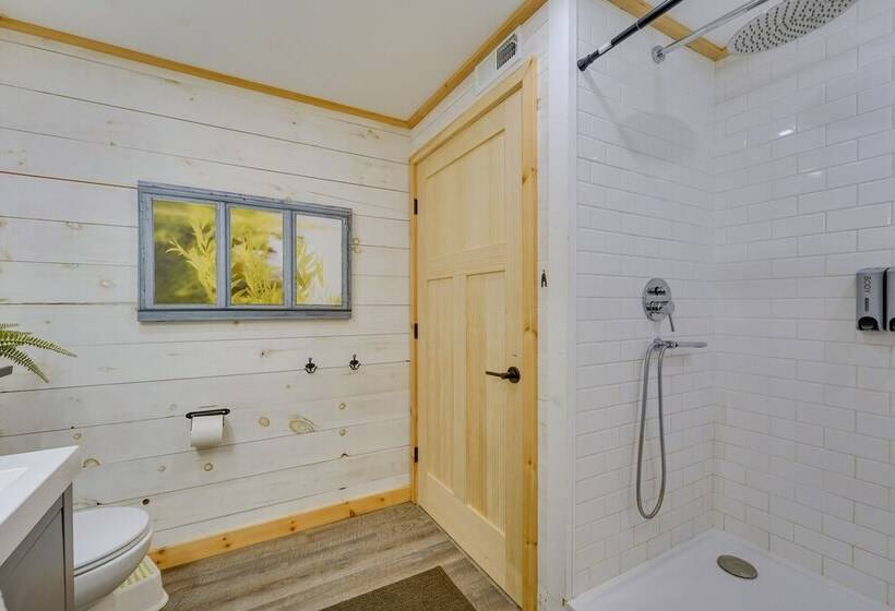 Orwell Cabin On Sunrise Lake W/ Private Dock & Bbq