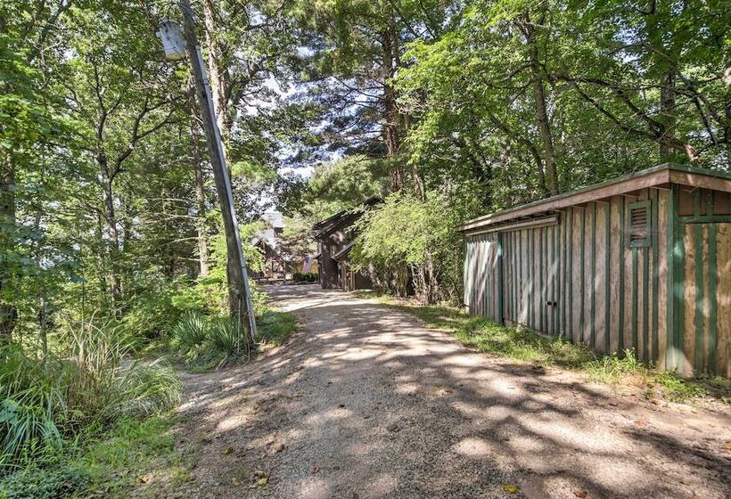 Peaceful Nashville Hideaway Near State Parks!