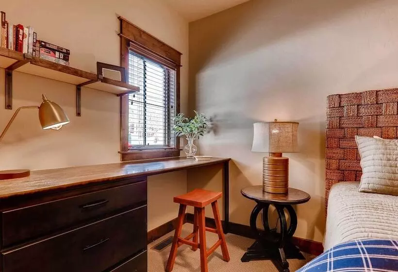 Dog Friendly Cabin In The Heart Of Grand Lake!