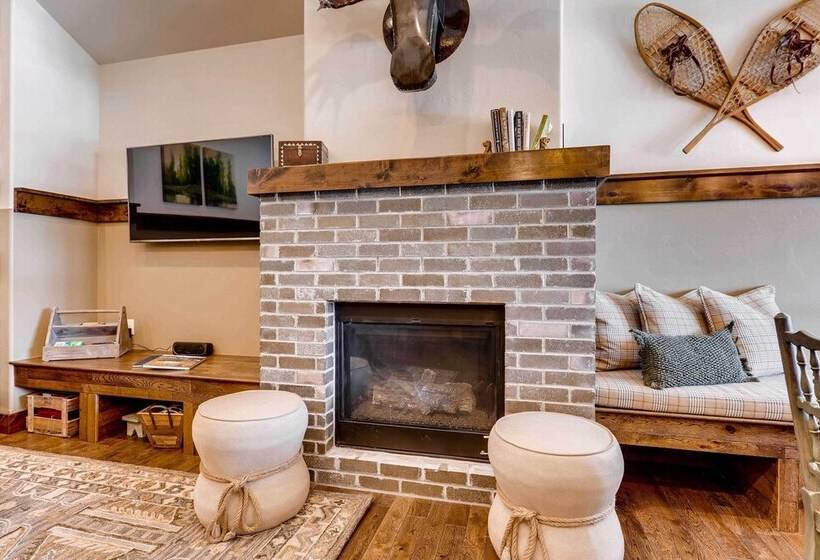 Dog Friendly Cabin In The Heart Of Grand Lake!