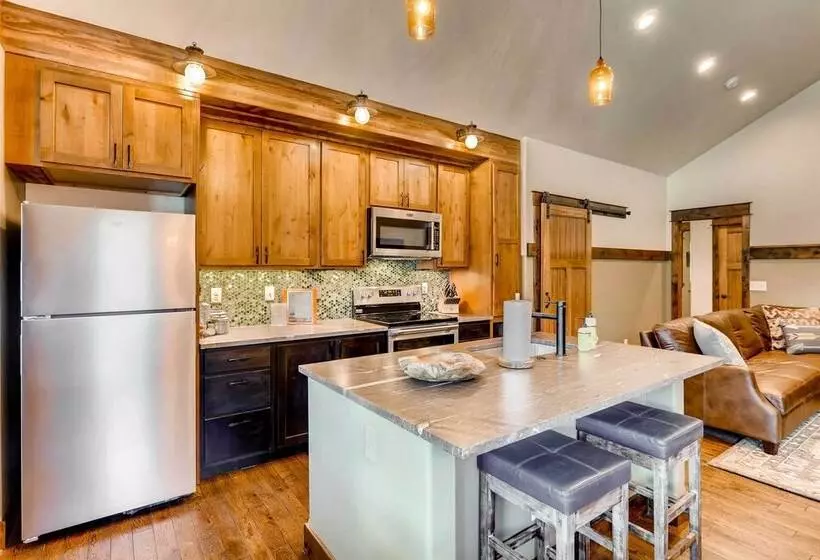 Dog Friendly Cabin In The Heart Of Grand Lake!