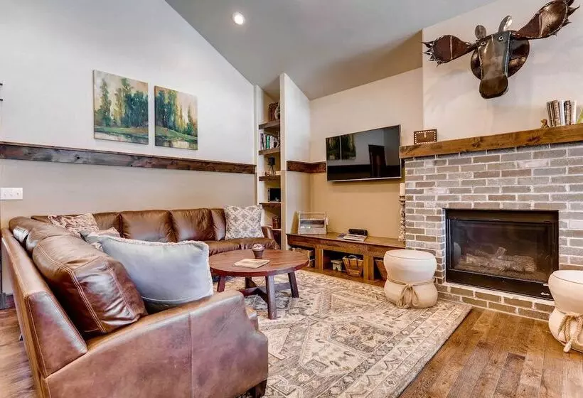 Dog Friendly Cabin In The Heart Of Grand Lake!