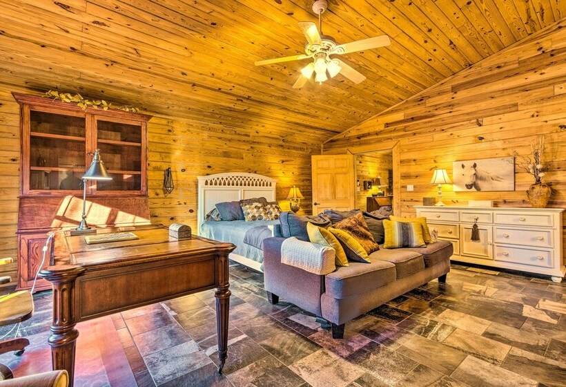 Pet Friendly Cabot Cabin W/ Fenced Yard!