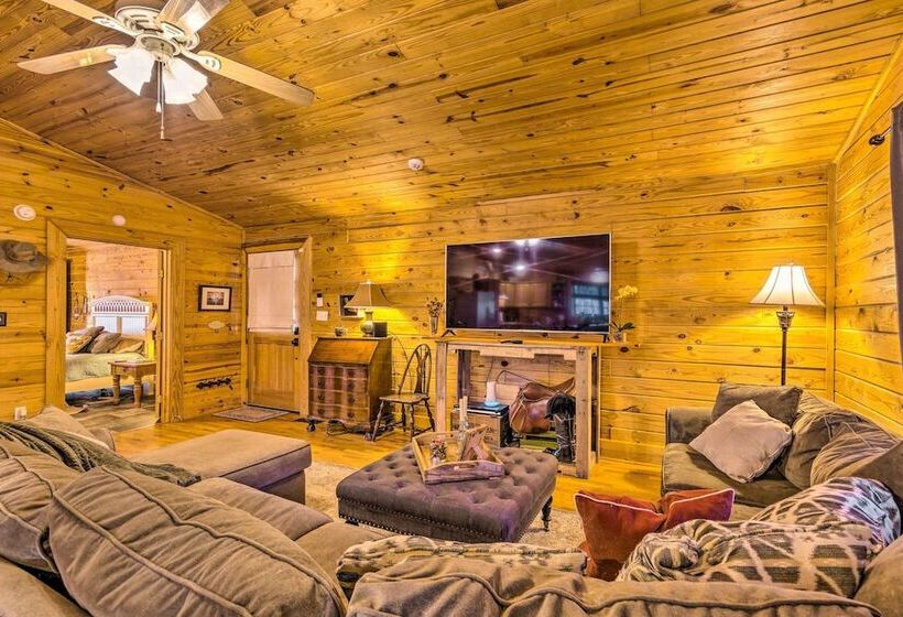 Pet Friendly Cabot Cabin W/ Fenced Yard!
