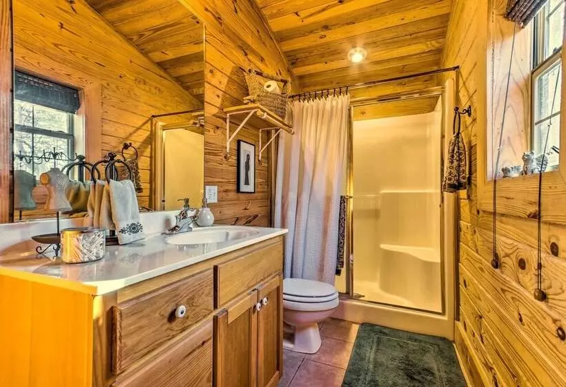 Pet Friendly Cabot Cabin W/ Fenced Yard!