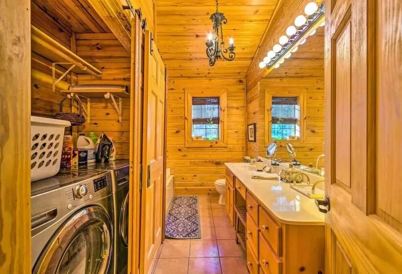 Pet Friendly Cabot Cabin W/ Fenced Yard!