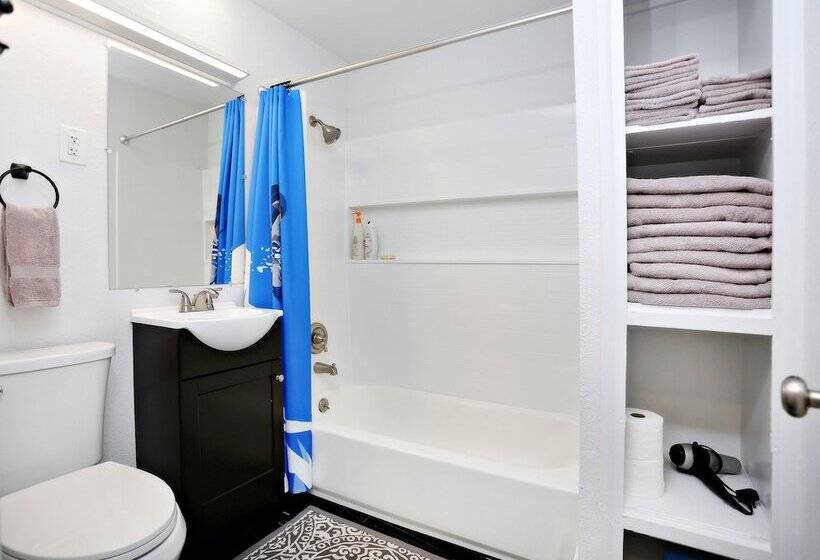 2 Mi To Dtwn: Home W/ Hot Tub In Denver!