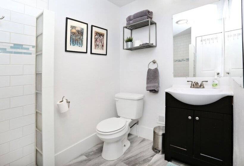 2 Mi To Dtwn: Home W/ Hot Tub In Denver!