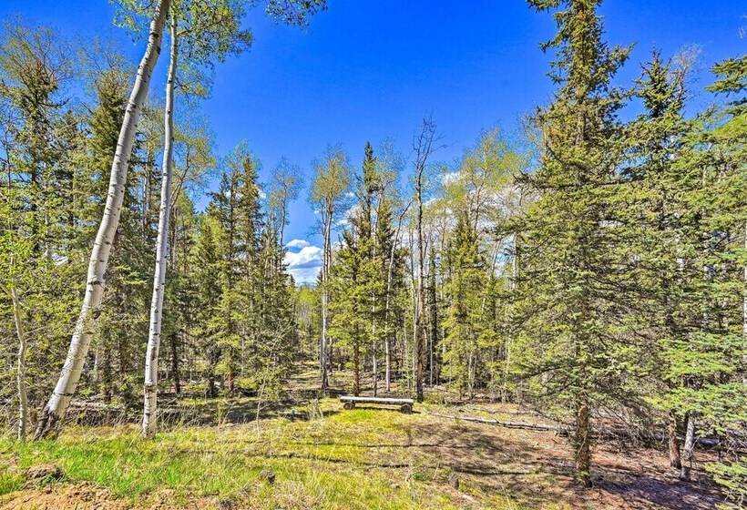 Peaceful Jefferson Cabin W/ Deck Pets Welcome!