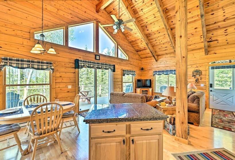 Peaceful Jefferson Cabin W/ Deck Pets Welcome!